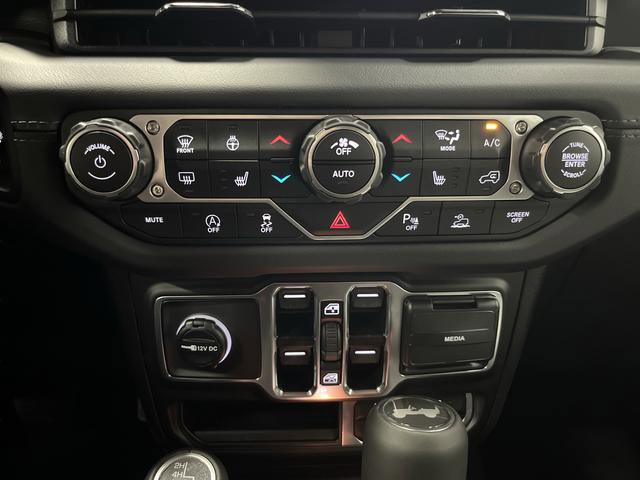 New 2025 Jeep Wrangler Sahara image 18