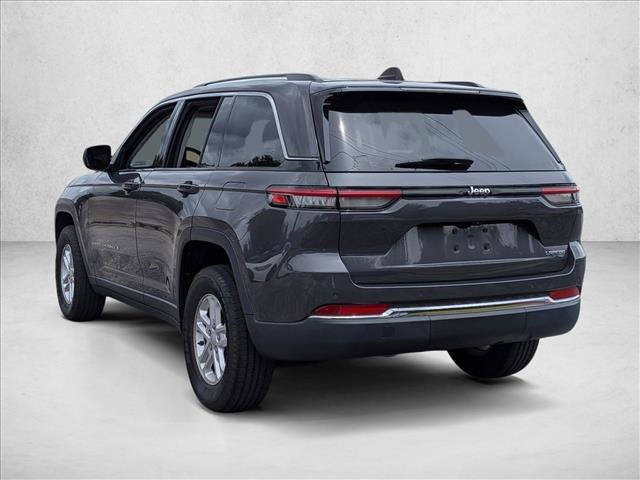 Used 2023 Jeep Grand Cherokee Laredo RWD image 6