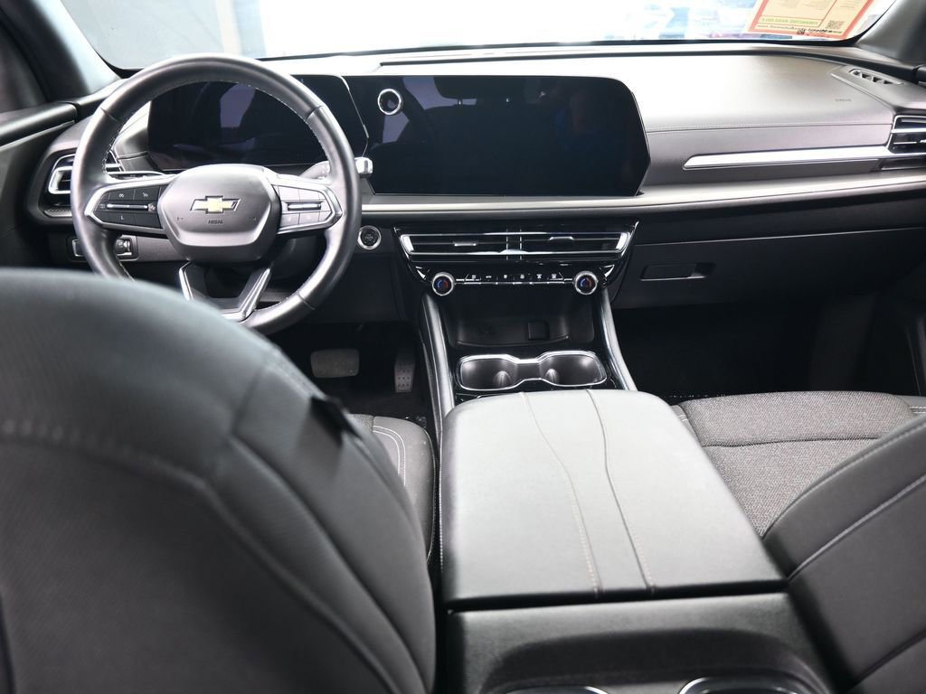 Used 2024 Chevrolet Traverse LS image 43