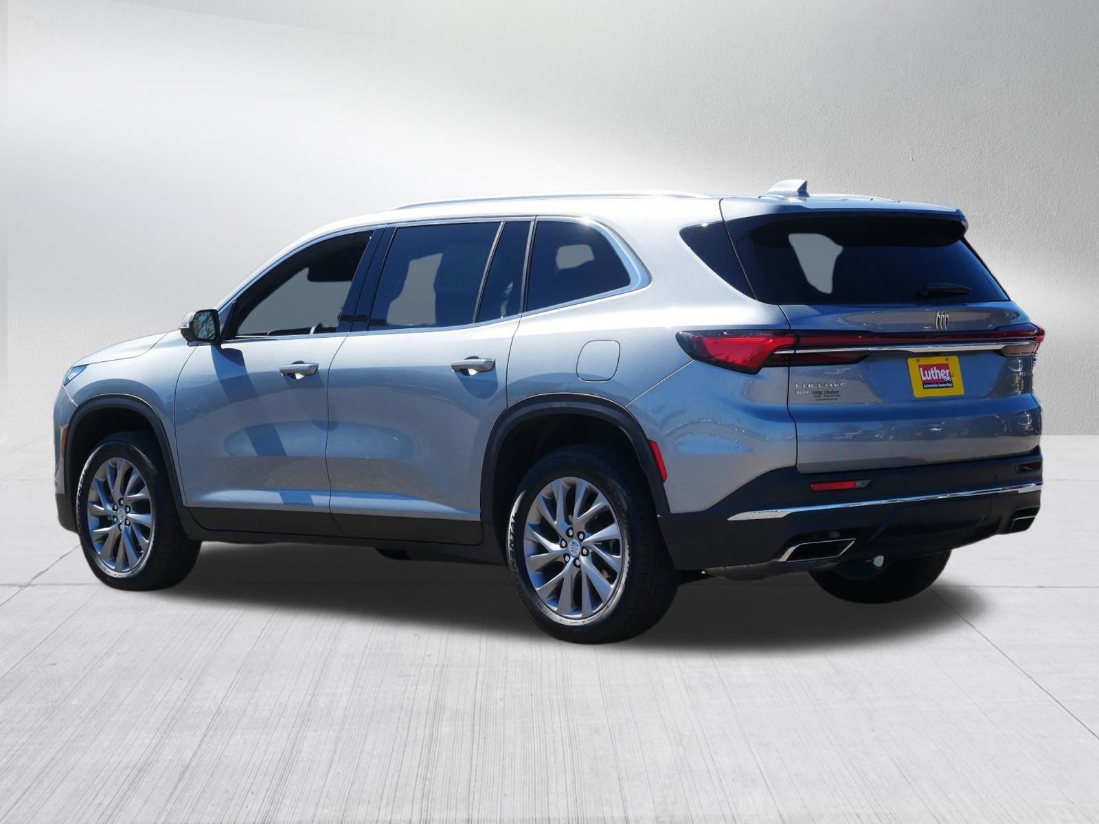 Used 2025 Buick Enclave Preferred image 5