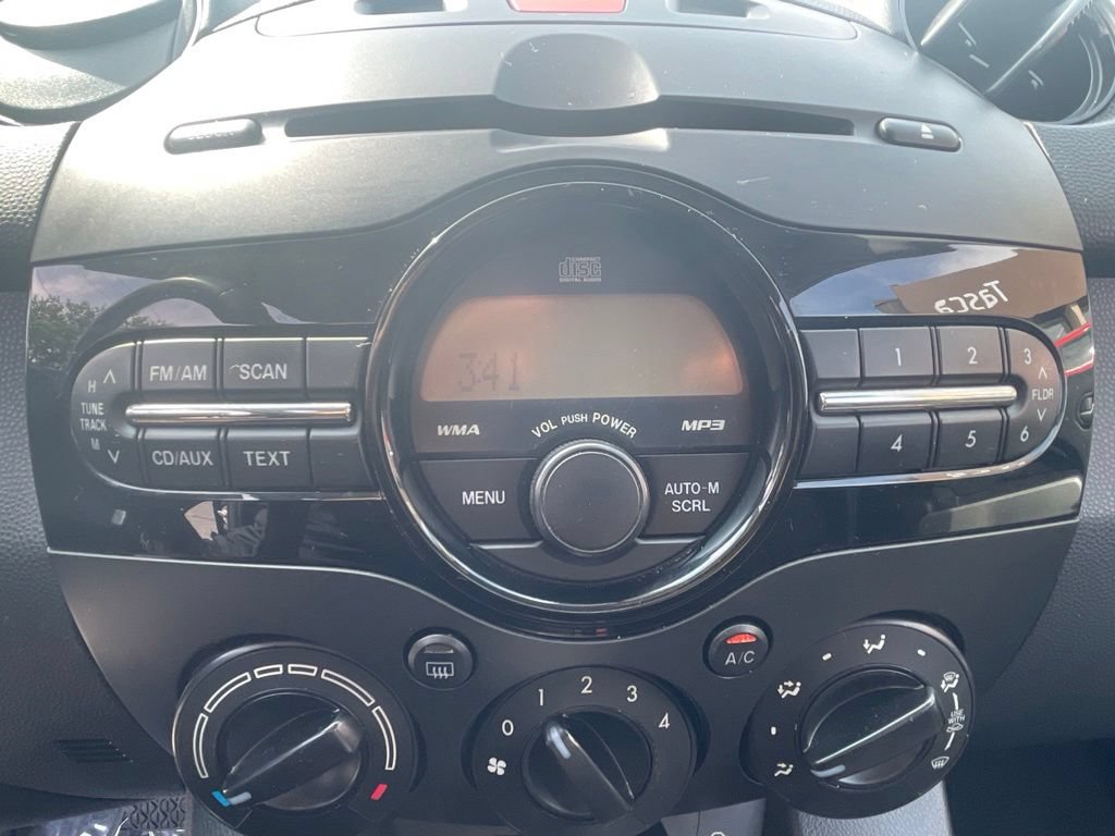 Used 2011 MAZDA MAZDA2 Touring FWD image 18