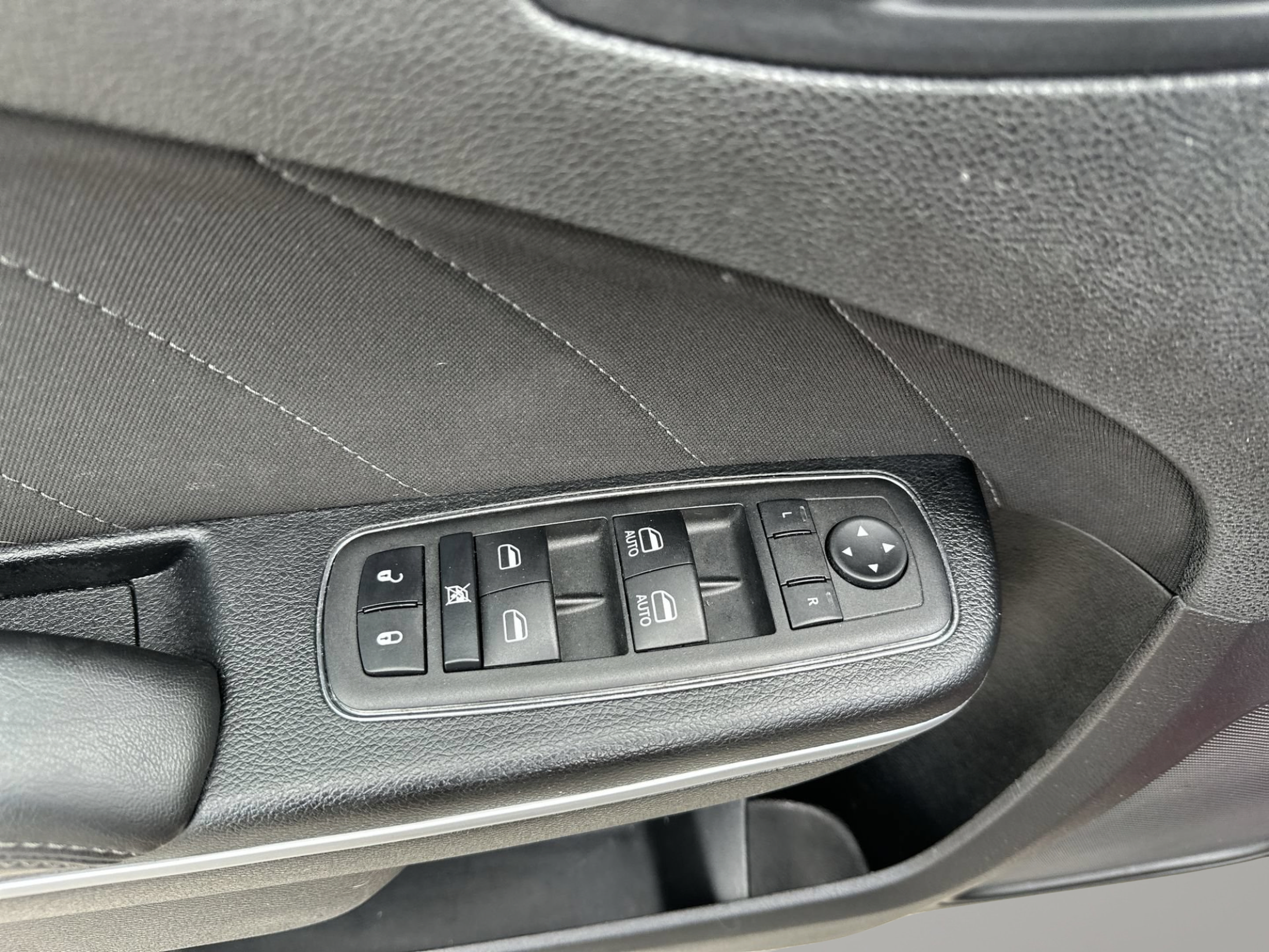 Used 2023 Dodge Charger SXT w/ Cold Weather Package RWD image 15
