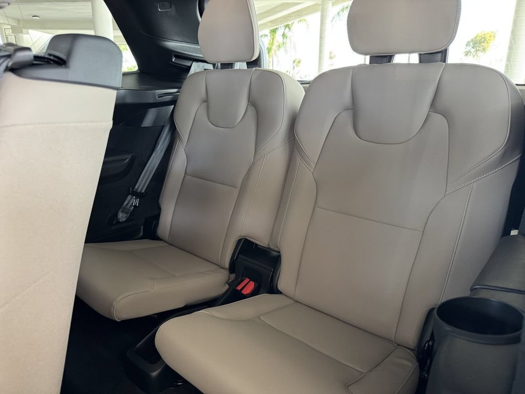 New 2026 Volvo XC90 T8 Plus AWD/4WD image 14