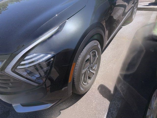 Used 2025 Kia Sportage LX image 27