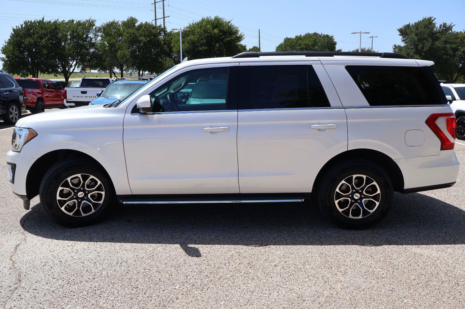 Used 2019 Ford Expedition XLT w/ Equipment Group 202A RWD image 6