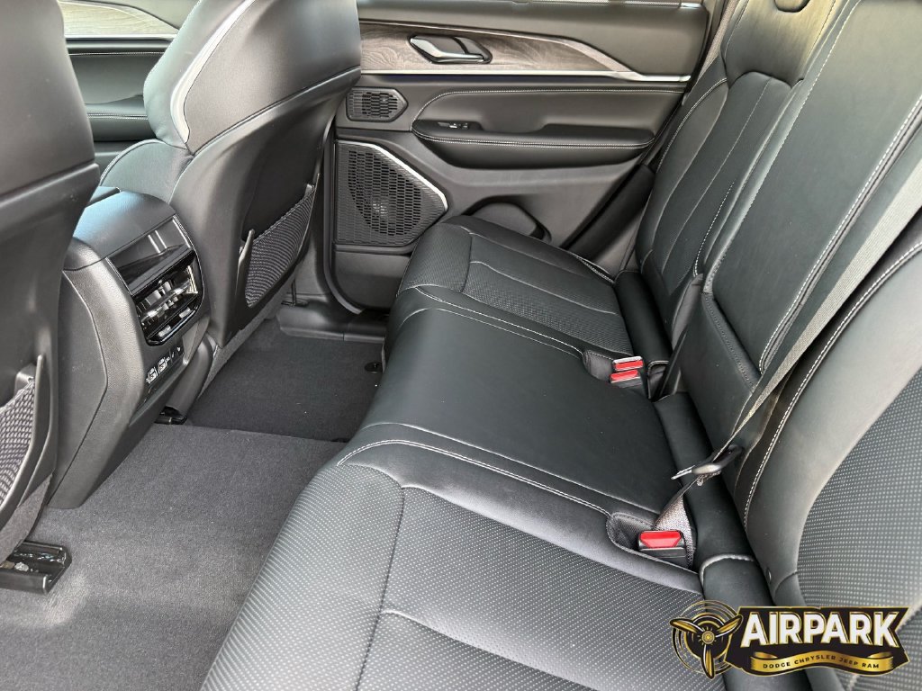 New 2025 Jeep Grand Cherokee Overland w/ Adv Protech Group III AWD/4WD image 24