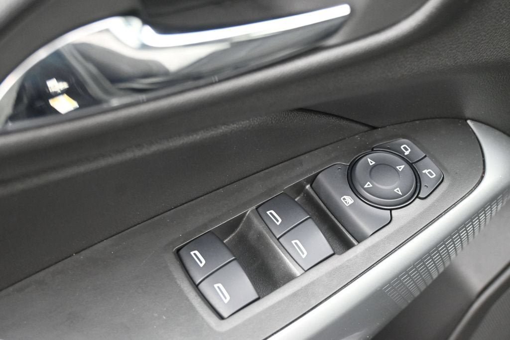 Certified 2025 Chevrolet Trax LS w/ LS Convenience Package FWD image 20