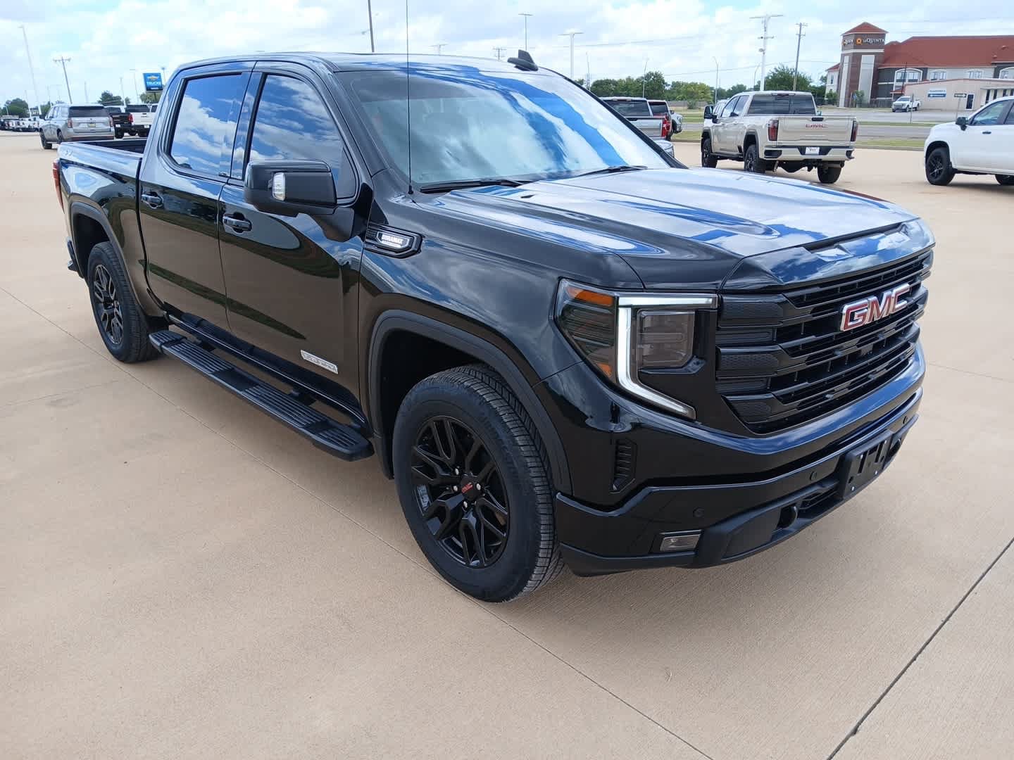 Used 2026 GMC Sierra 1500 Elevation w/ Elevation Premium Package AWD/4WD image 15