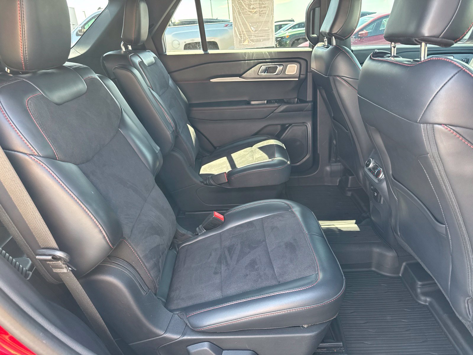 Used 2025 Ford Explorer ST w/ Sun And Sound Package AWD/4WD image 13