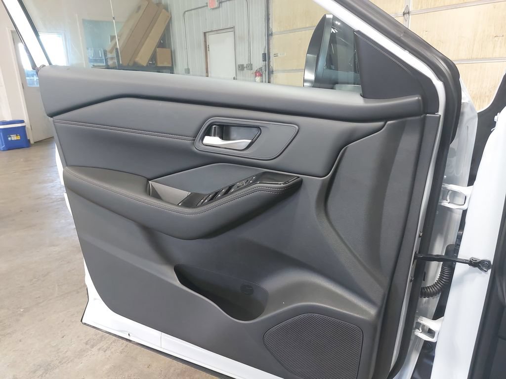 New 2026 Nissan Rogue Dark Armor AWD/4WD image 27