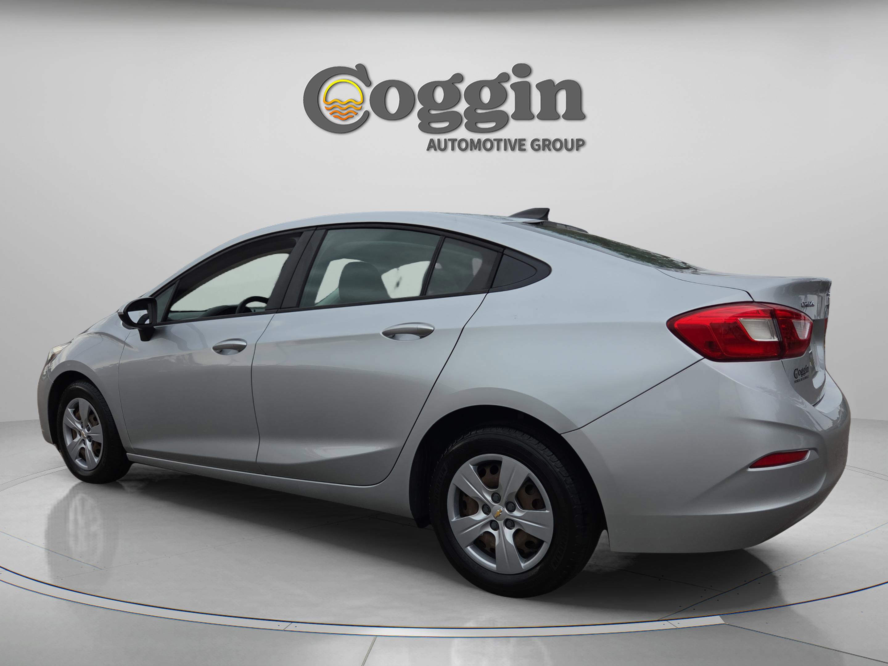 Used 2018 Chevrolet Cruze LS image 4