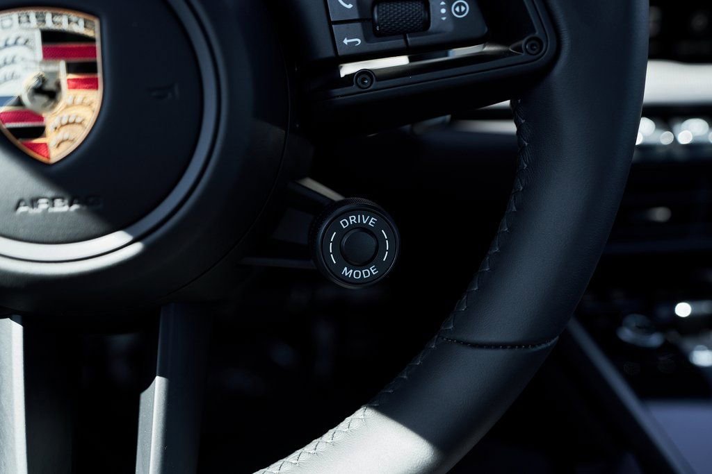 Used 2024 Porsche 911 Carrera 4S w/ Premium Package image 53