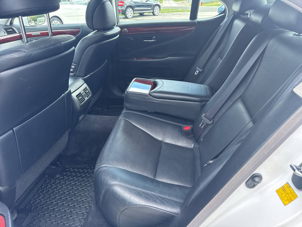 Used 2011 Lexus LS 460 w/ Luxury Value Edition RWD image 15