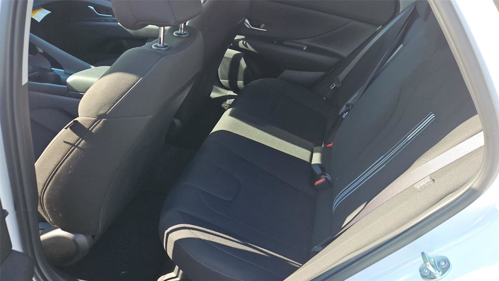 Certified 2025 Hyundai Elantra Blue image 12