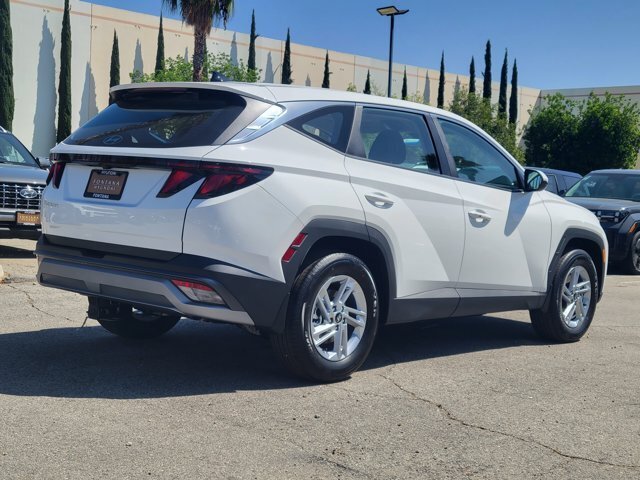 New 2026 Hyundai Tucson SE w/ Tow & Go Package FWD image 4