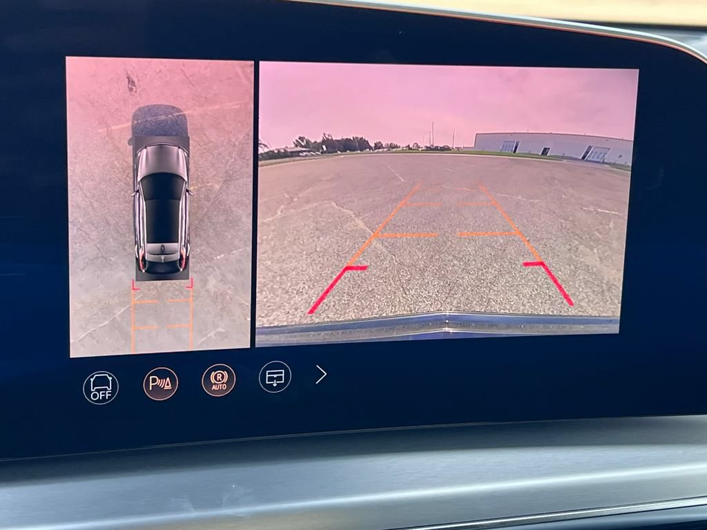 New 2026 Cadillac Lyriq Sport AWD/4WD image 23