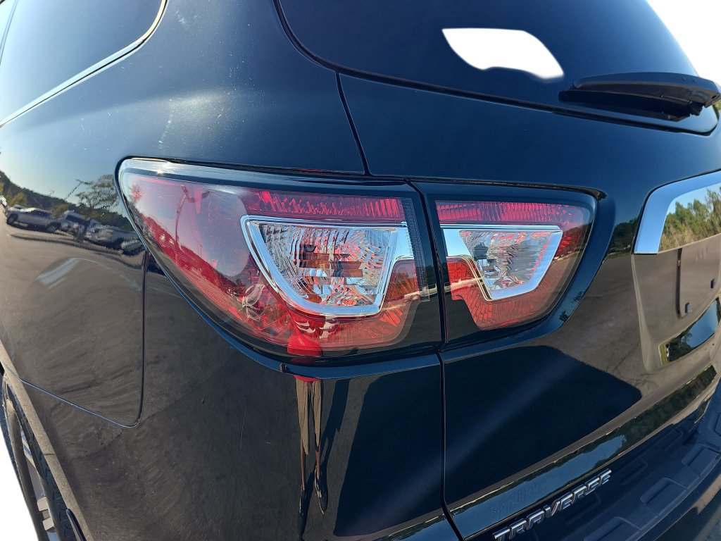 Used 2017 Chevrolet Traverse LT FWD image 35