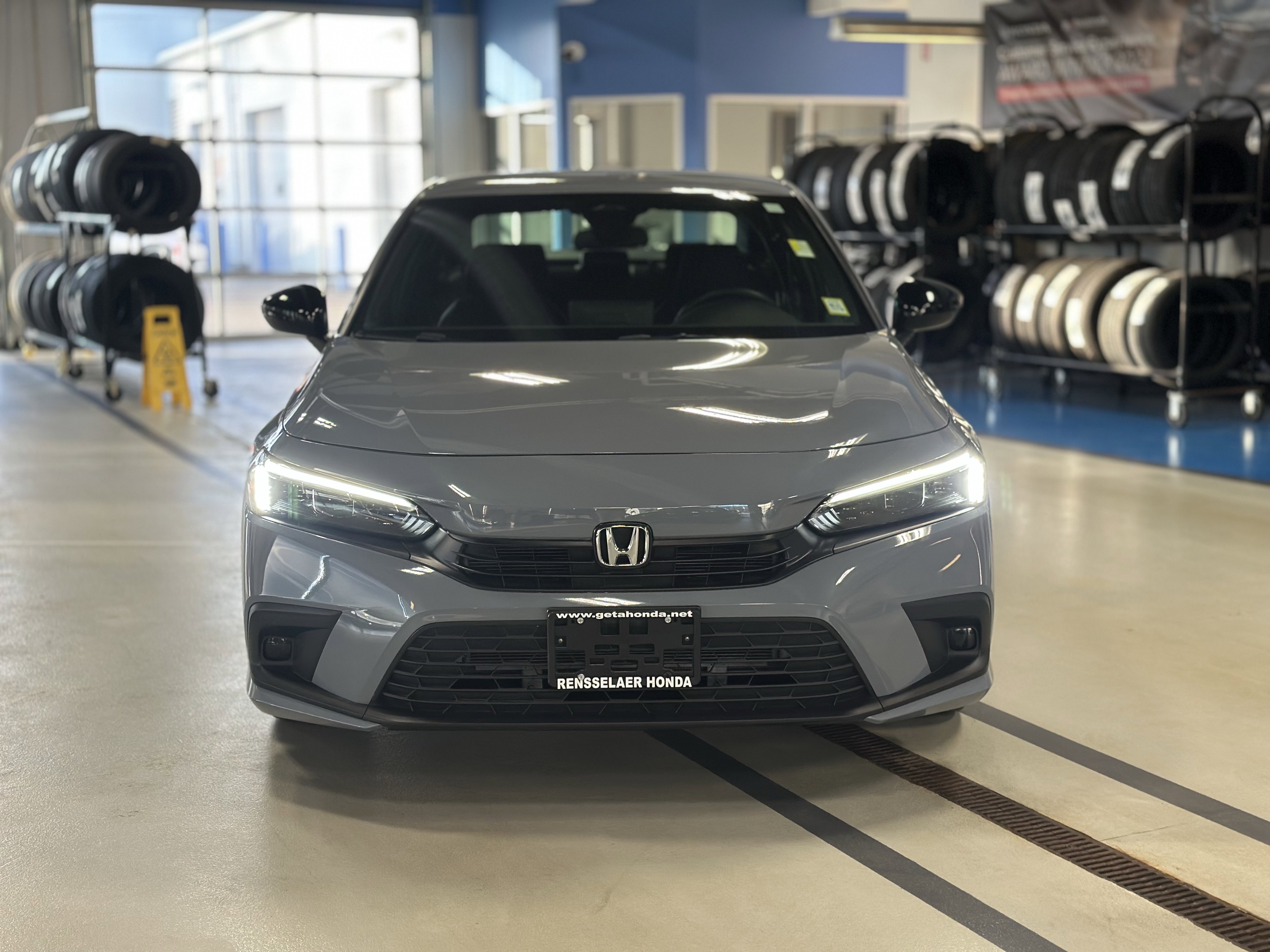 Used 2024 Honda Civic Sport image 2
