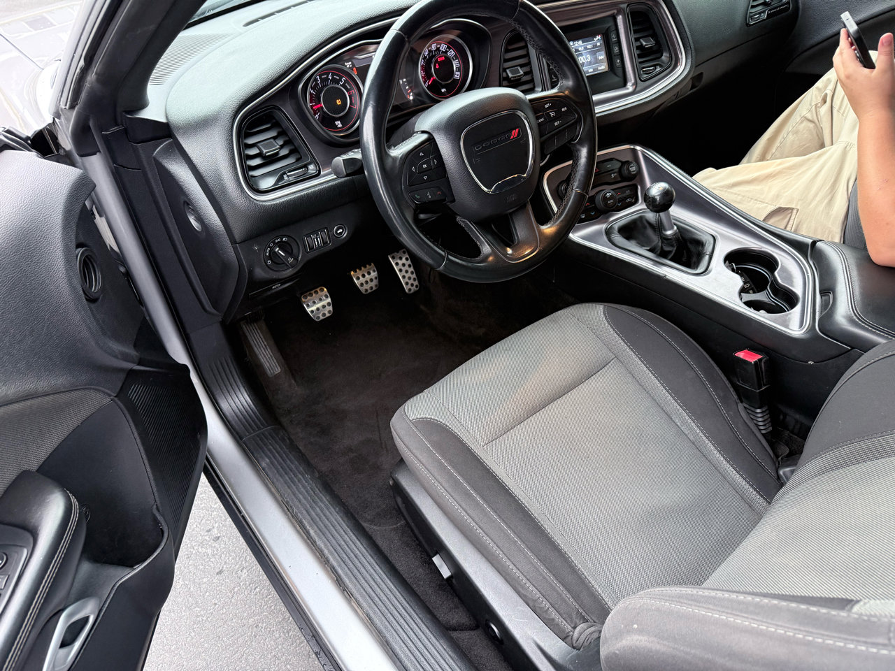 Used 2015 Dodge Challenger R/T w/ Quick Order Package 22B R/T image 10