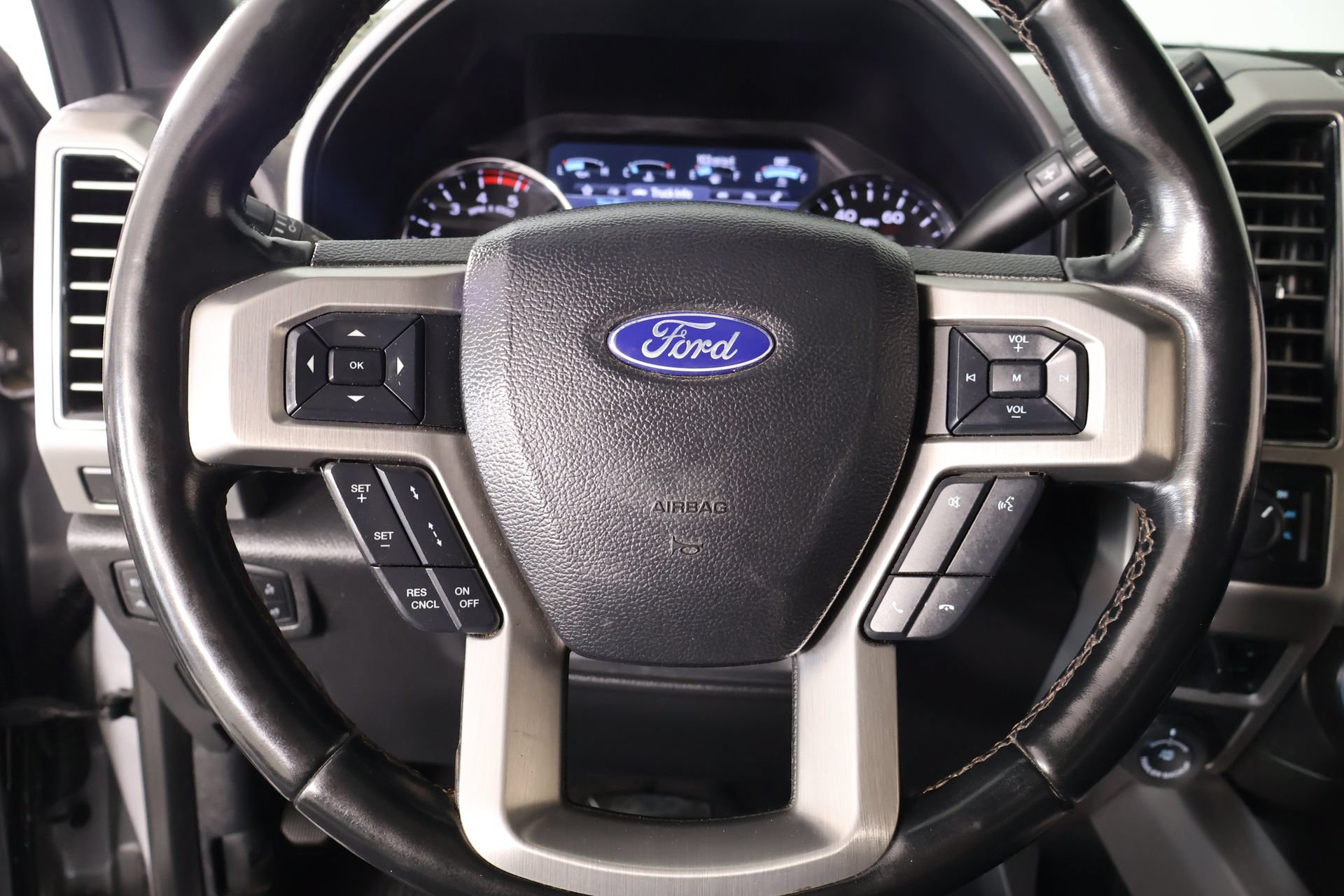 Used 2021 Ford F250 Platinum w/ Tremor Off-Road Package AWD/4WD image 3