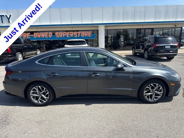 Used 2023 Hyundai Sonata SEL FWD image 2