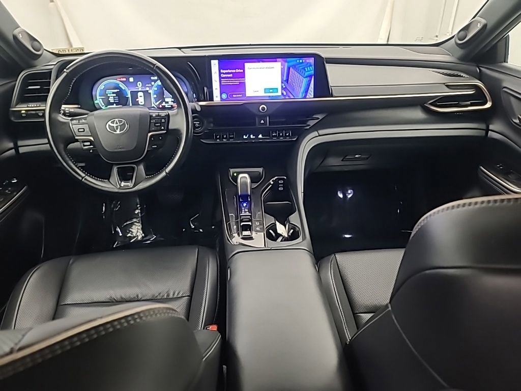 Used 2024 Toyota Crown Limited image 21