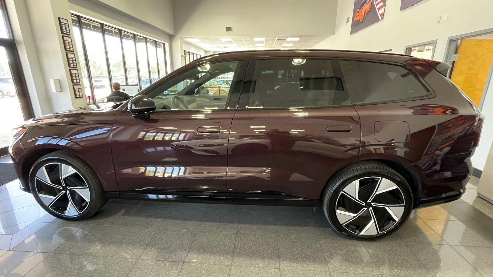 Used 2025 Volvo EX90 Ultra image 2