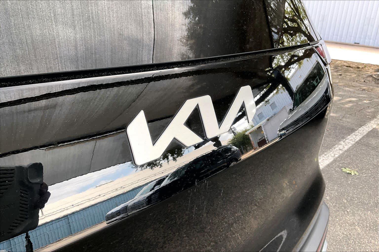 Used 2024 Kia EV9 Light Long Range RWD image 30