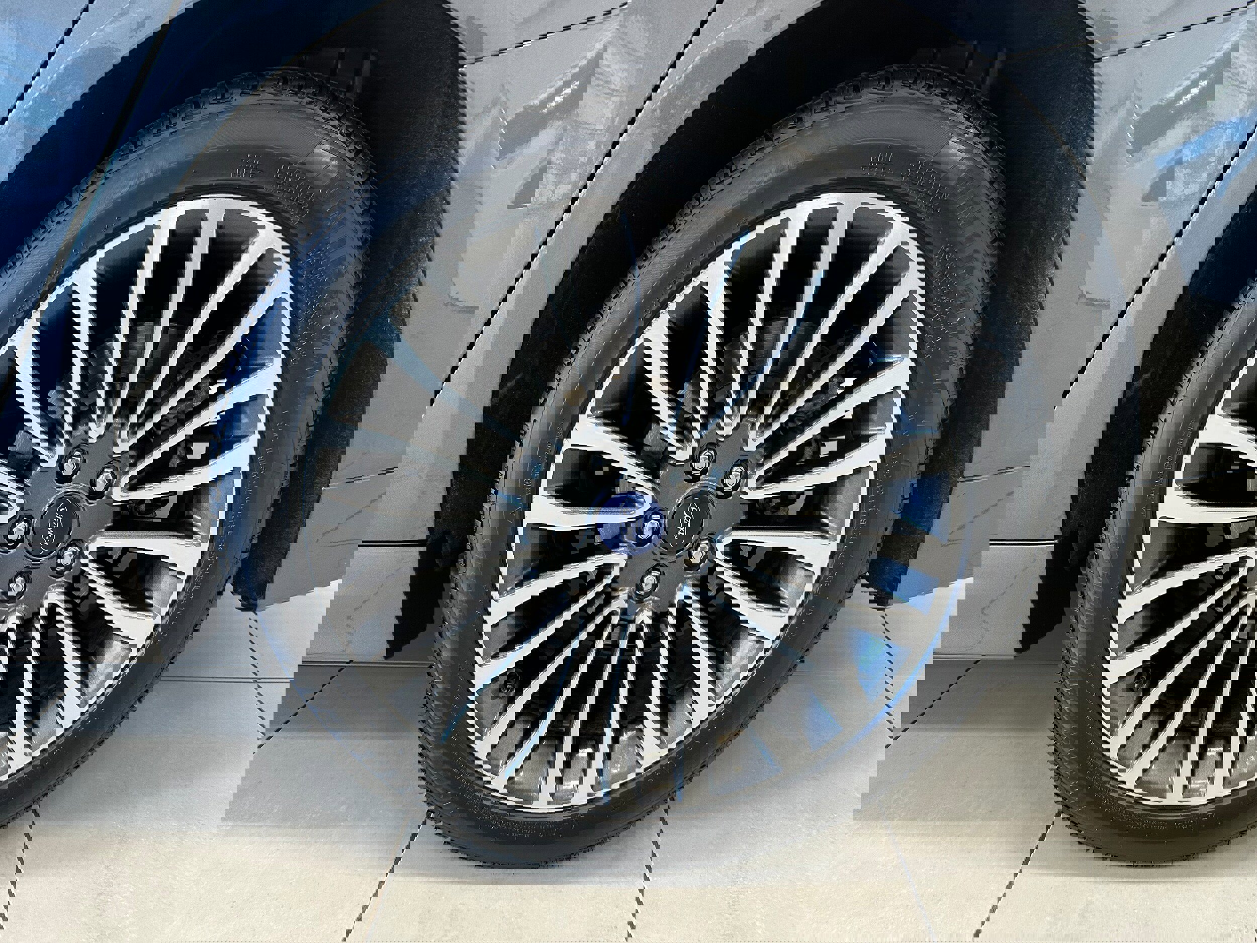 Used 2017 Ford Fusion SE w/ Fusion SE Technology Package image 8