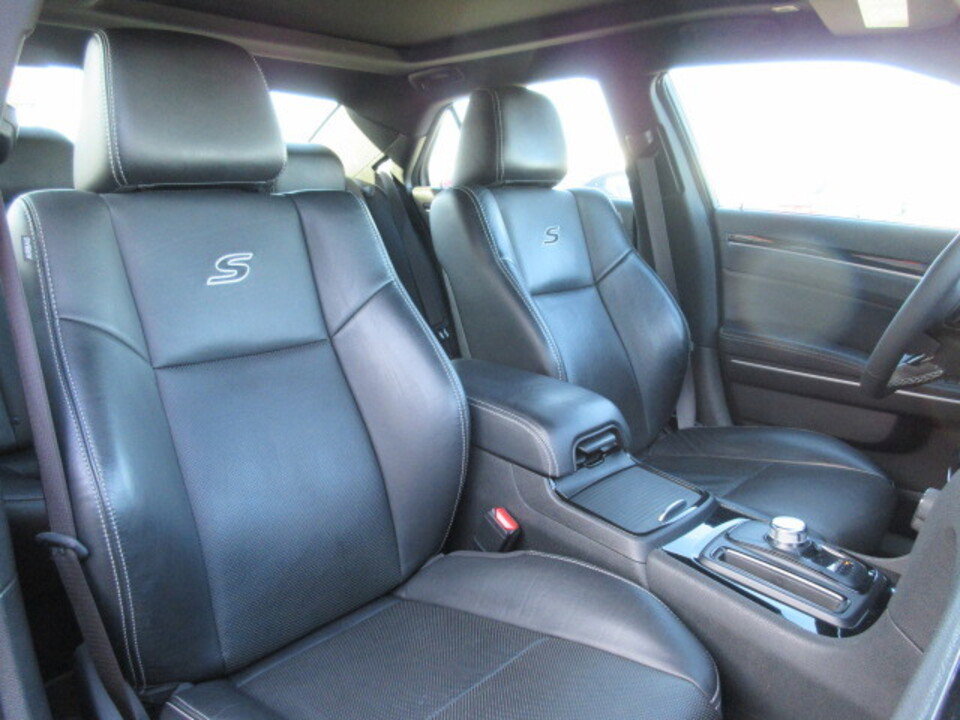 Used 2023 Chrysler 300 S w/ Comfort Group image 30