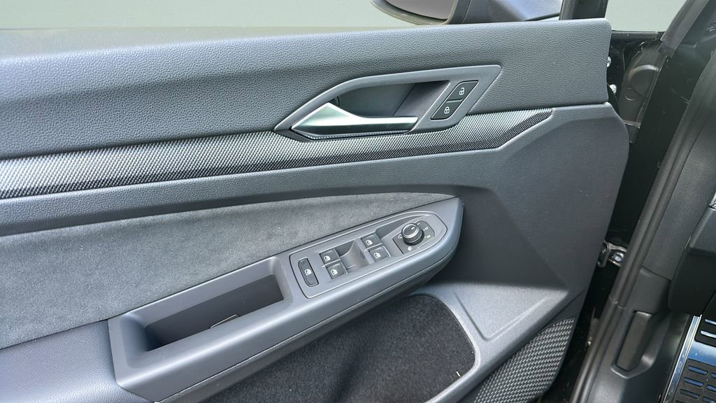 New 2026 Volkswagen GTI SE FWD image 20