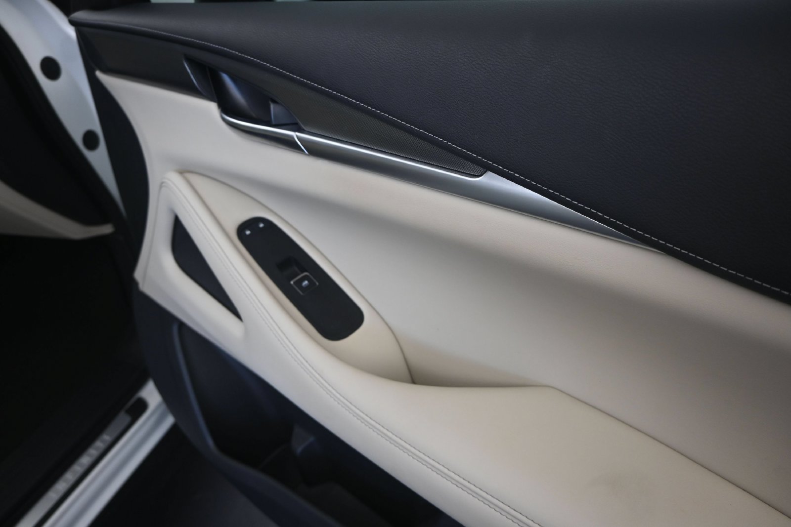 Used 2024 INFINITI QX60 Luxe FWD image 24