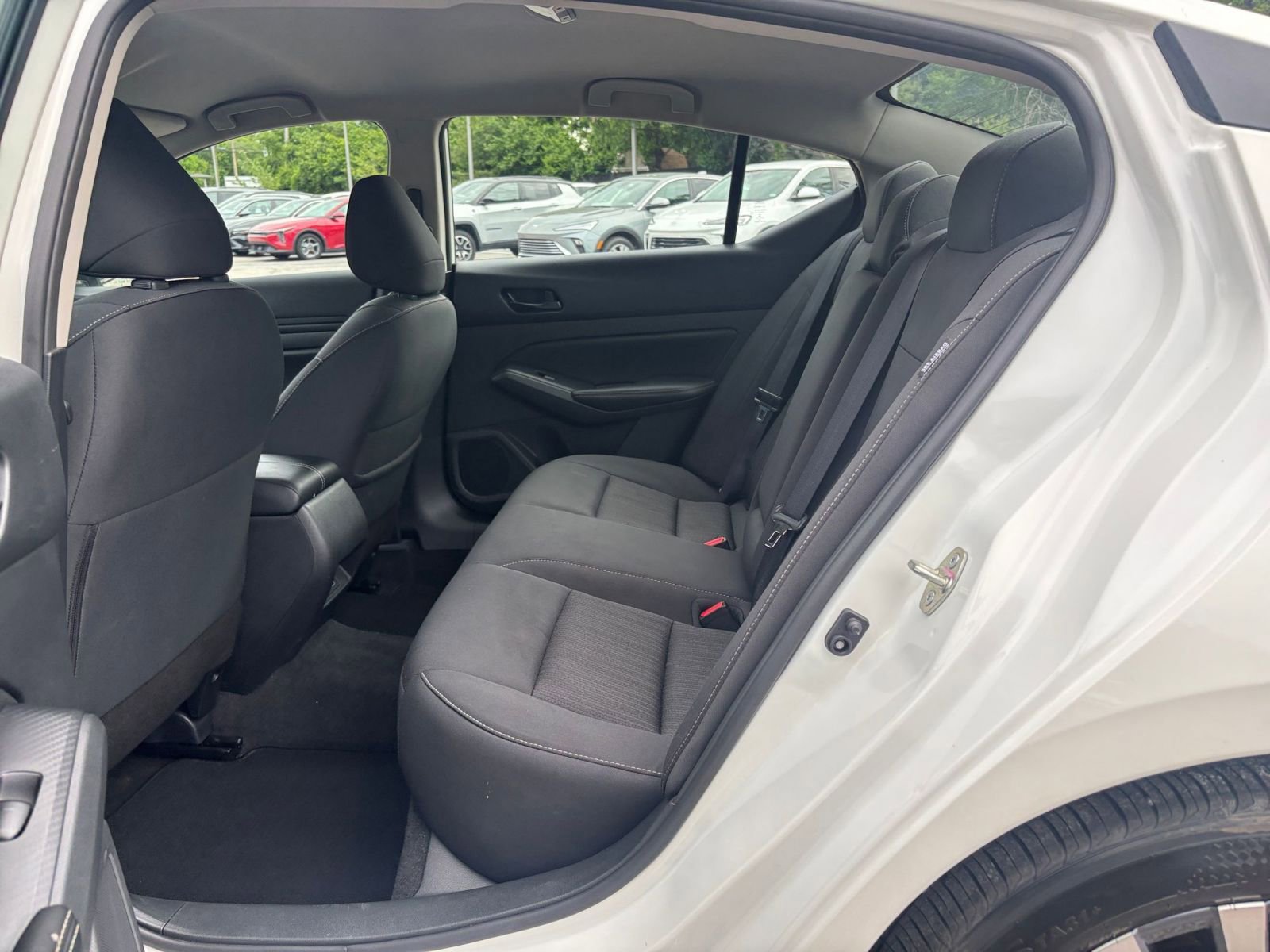 Used 2025 Nissan Altima 2.5 SV FWD image 25