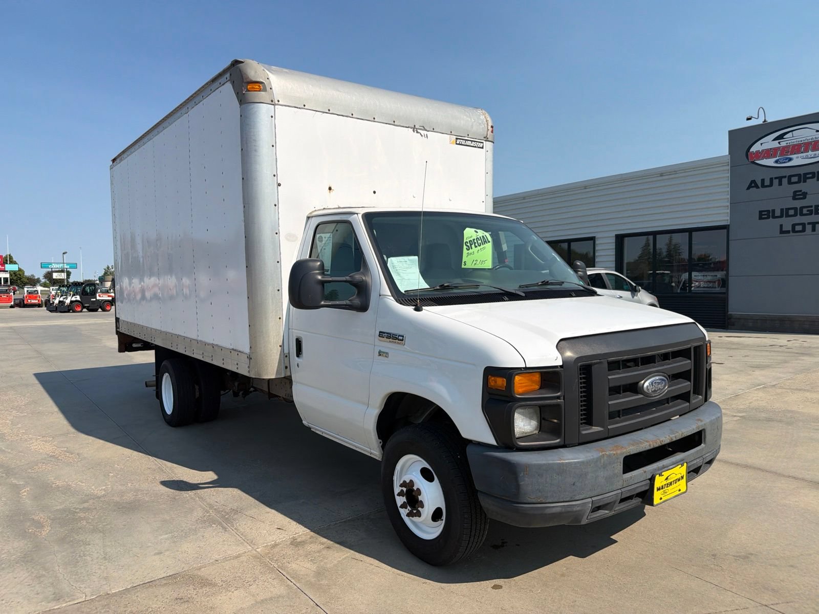 Used 2012 Ford E-350 and Econoline 350 Super Duty RWD image 2