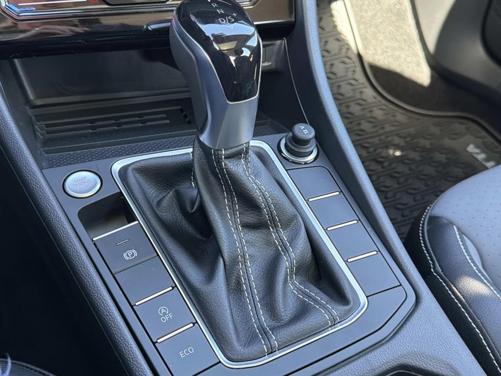 New 2026 Volkswagen Jetta SE FWD image 19