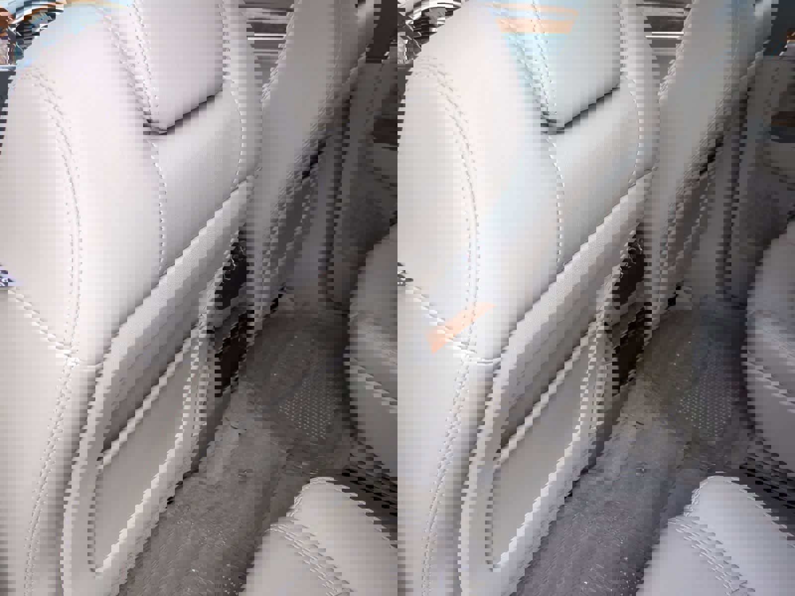 Used 2011 Buick Enclave CXL image 18