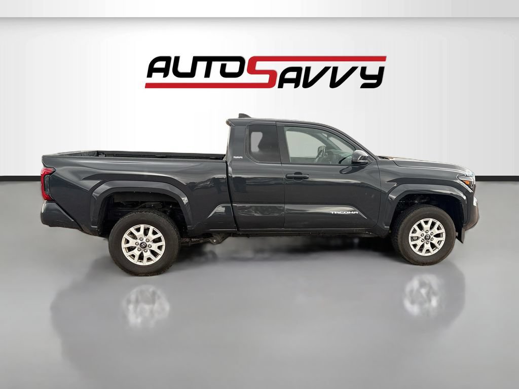 Used 2024 Toyota Tacoma SR5 AWD/4WD image 8