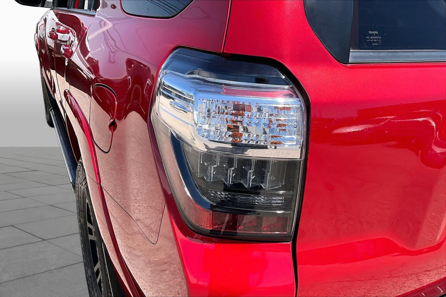 Used 2018 Toyota 4Runner TRD Off-Road Premium w/ Wilderness Package AWD/4WD image 28