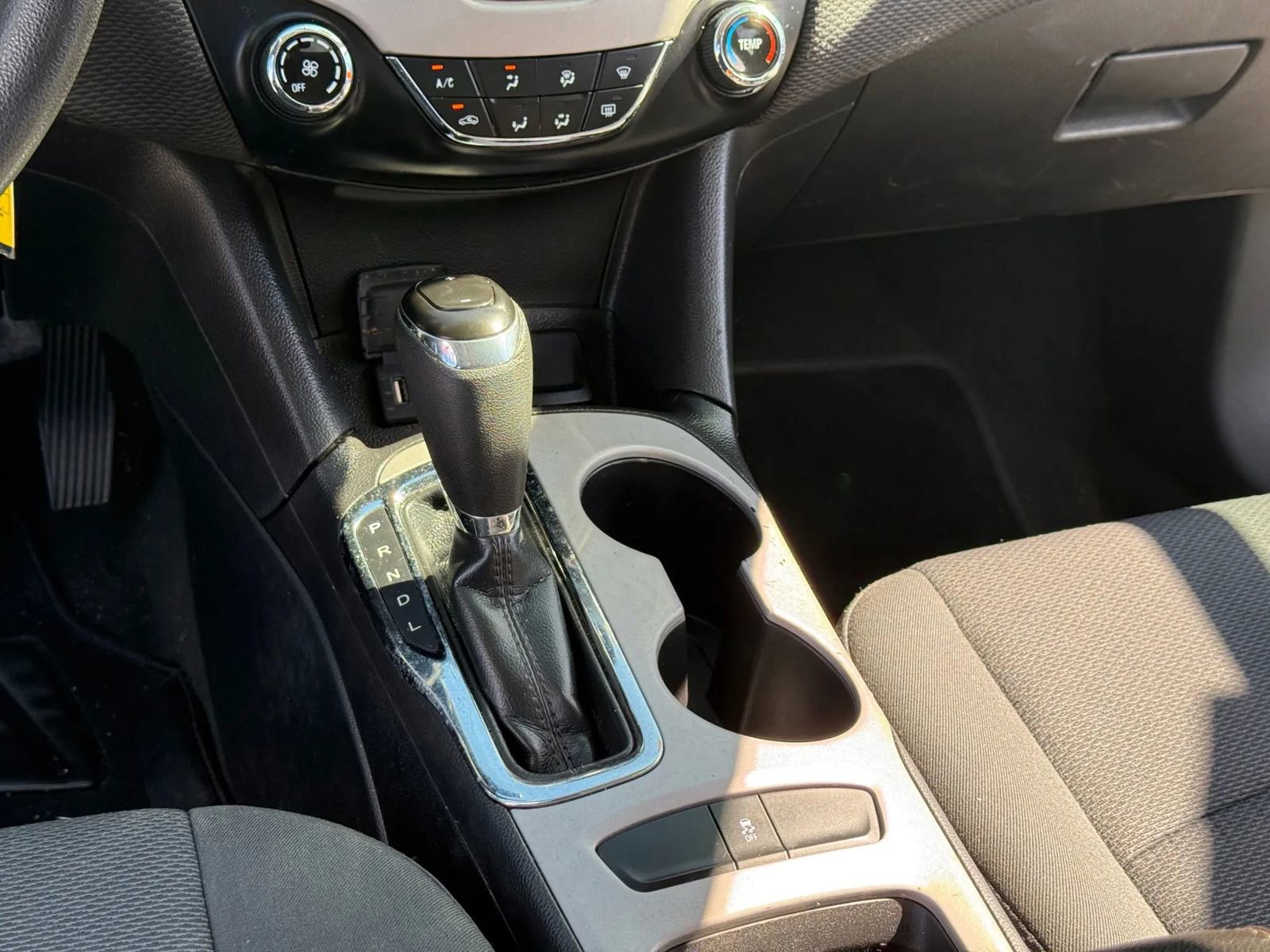 Used 2017 Chevrolet Cruze LS image 18