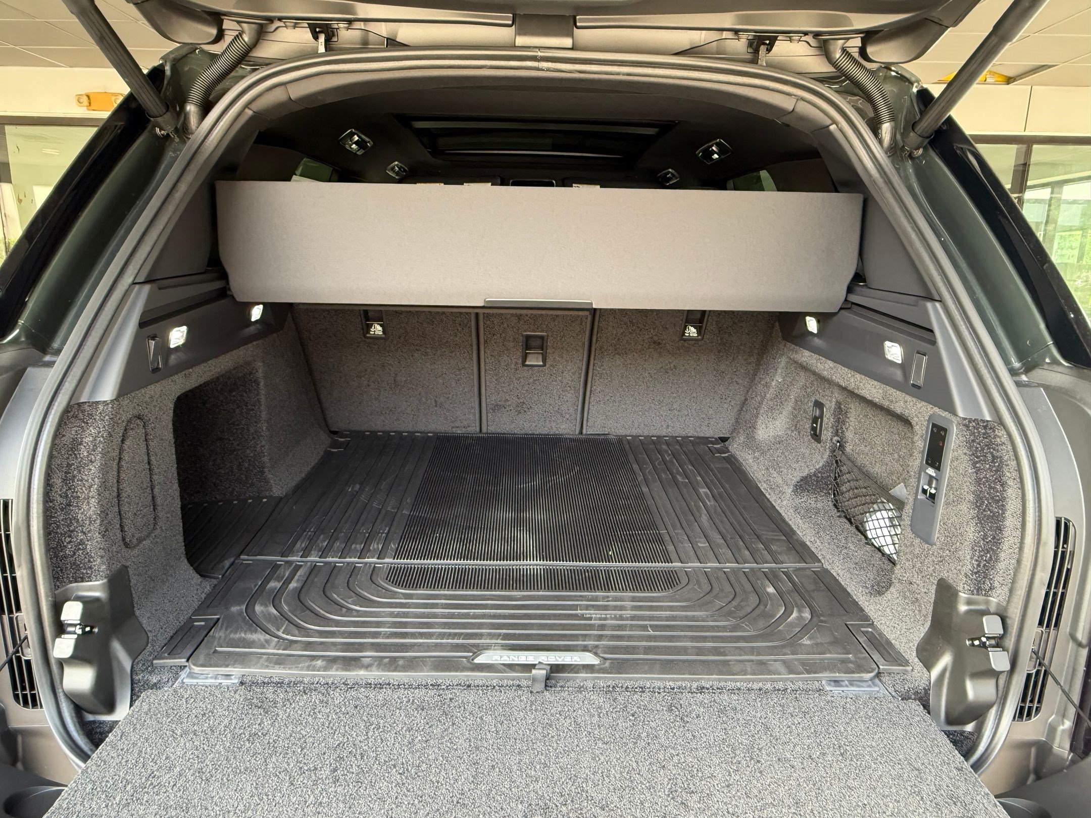 New 2026 Land Rover Range Rover SE AWD/4WD image 25