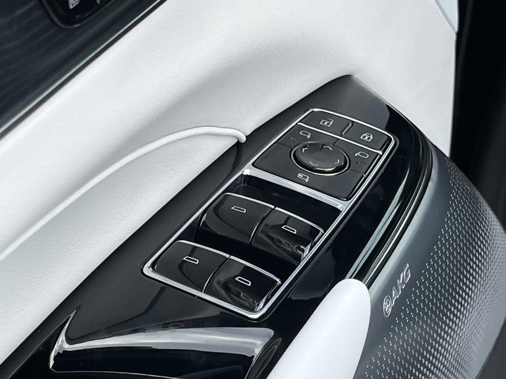 New 2026 Cadillac Lyriq Premium Luxury image 23