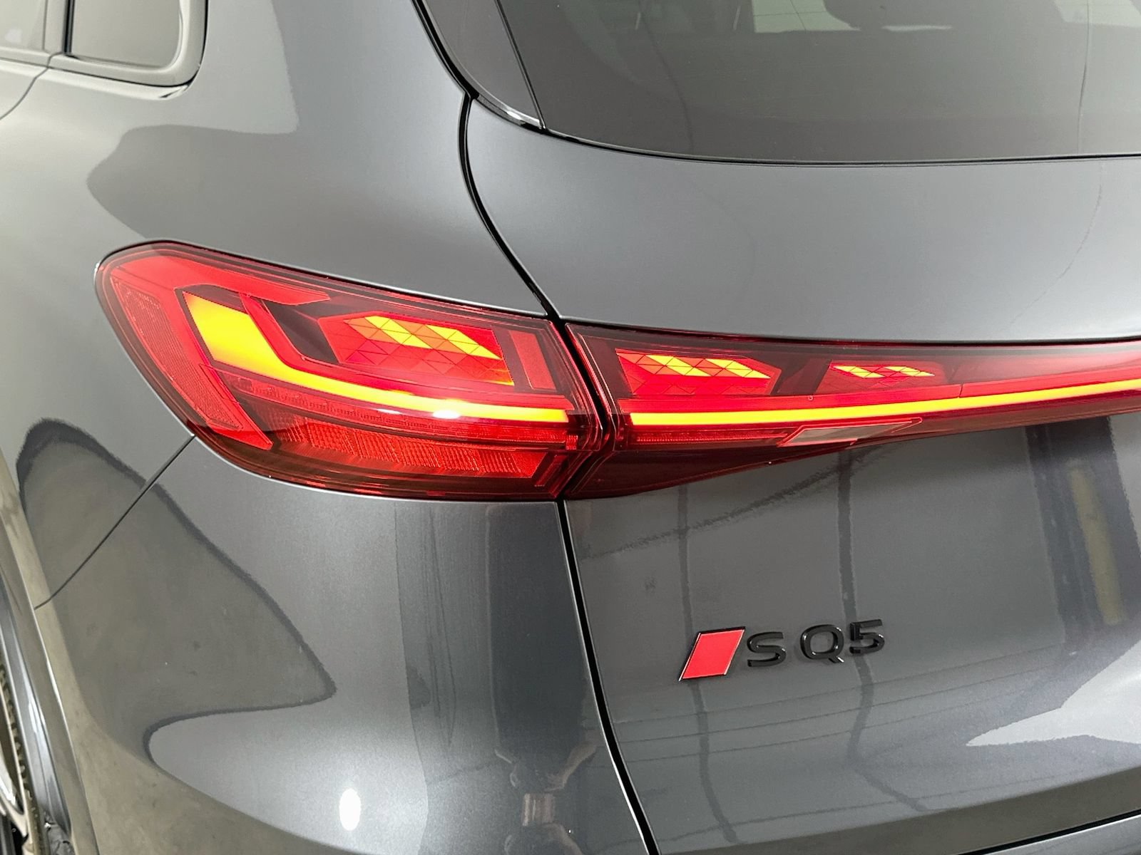 New 2026 Audi SQ5 Prestige AWD/4WD image 12