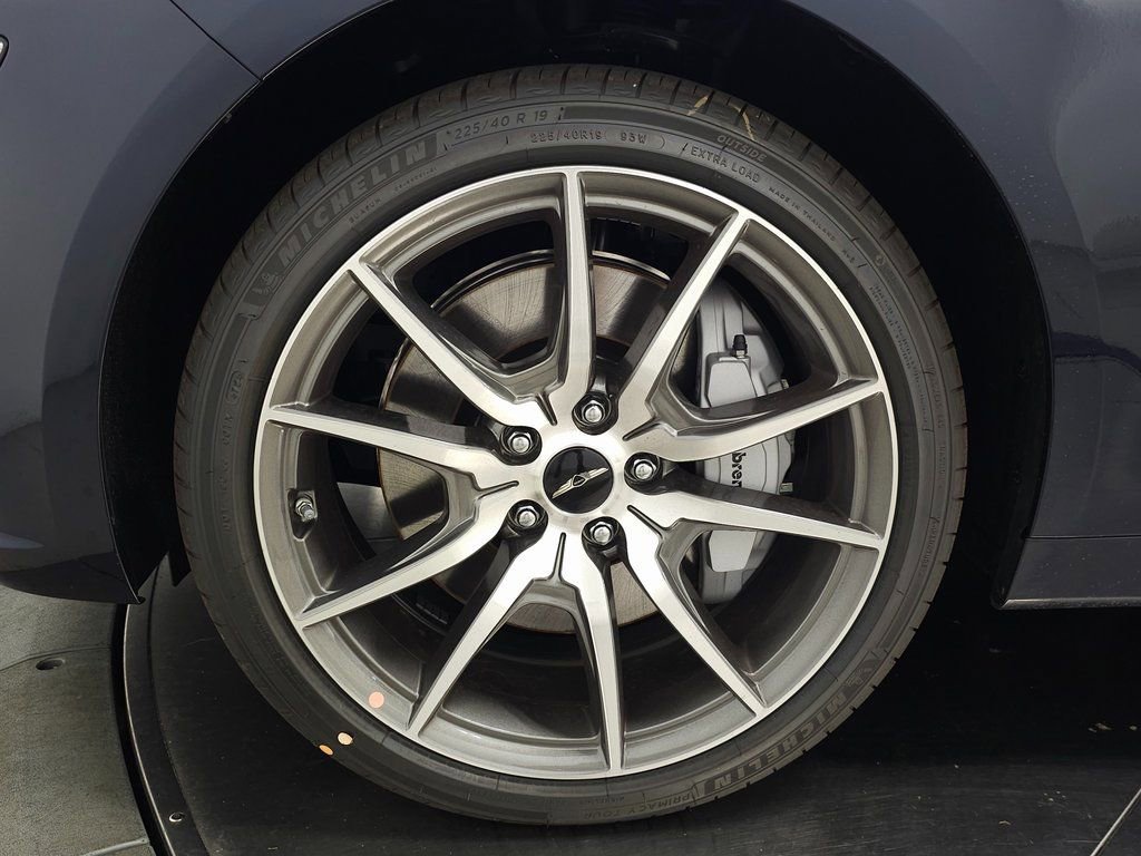 Used 2026 Genesis G70 2.5T image 8