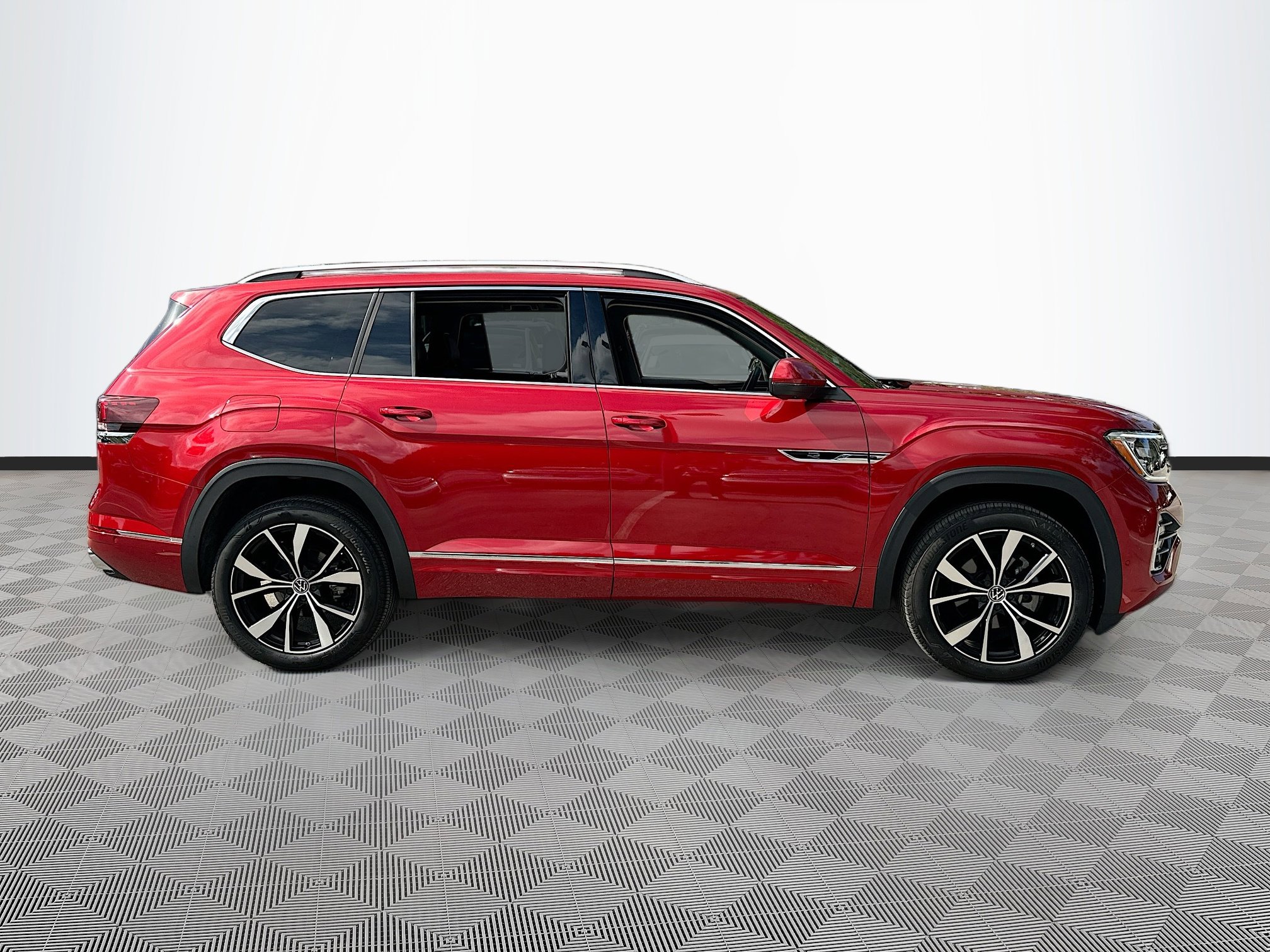 Used 2024 Volkswagen Atlas SEL Premium R-Line image 8