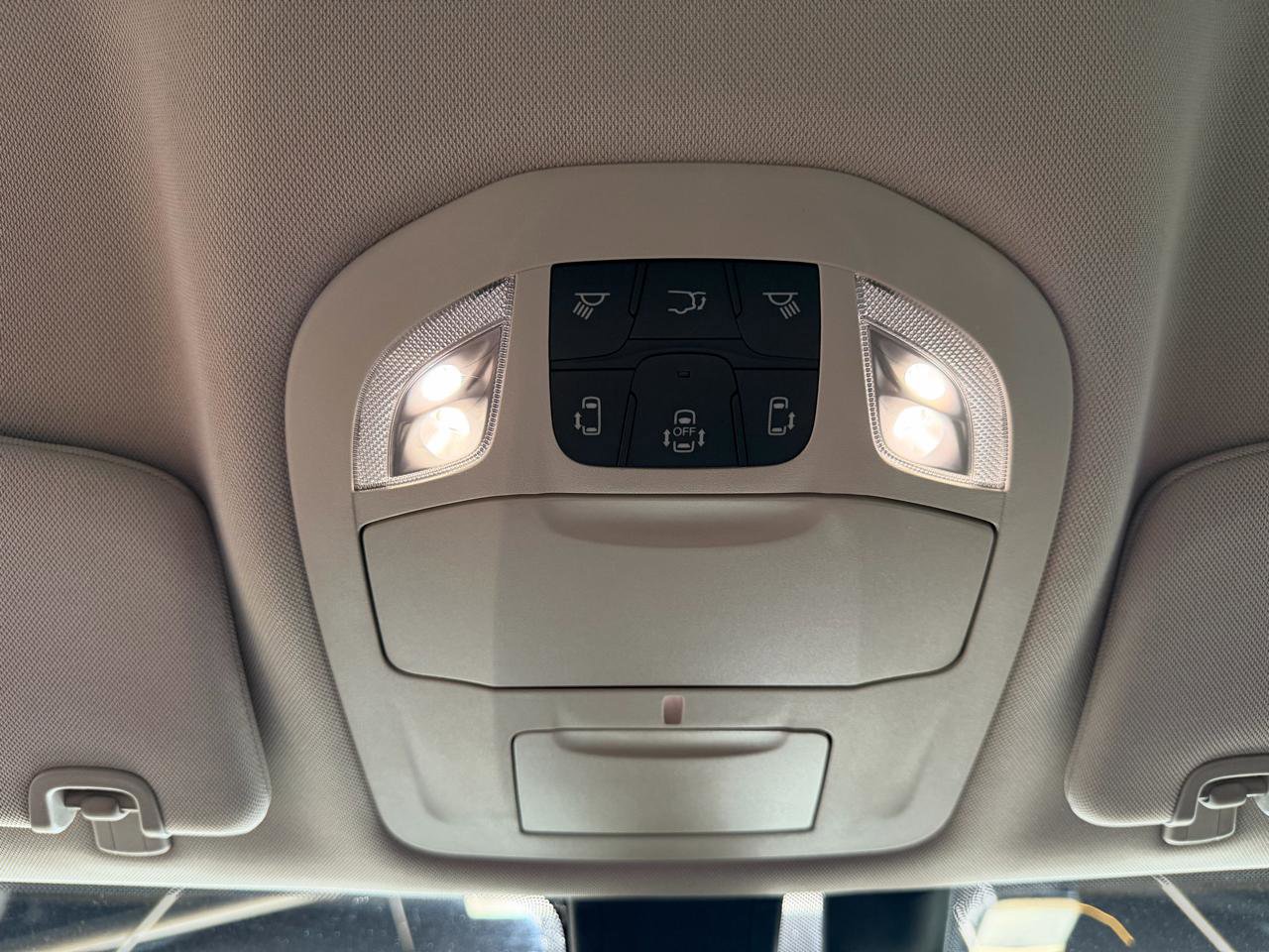Used 2019 Chrysler Pacifica Touring-L image 55