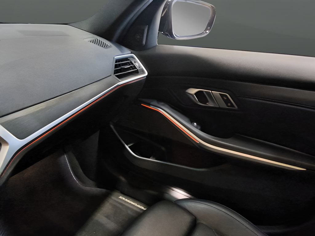 Used 2022 BMW M340i RWD image 19