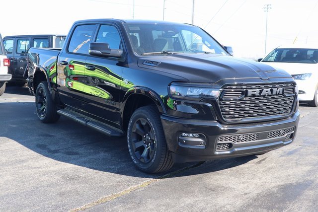 New 2026 RAM 1500 4x4 Crew Cab image 2
