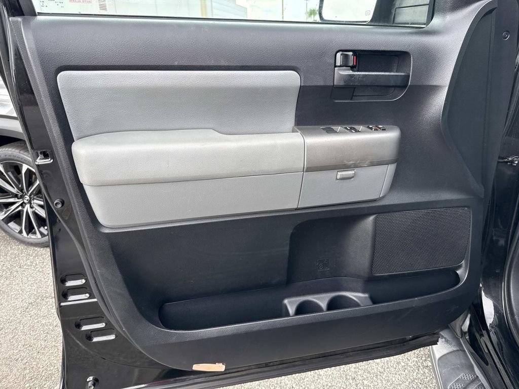 Used 2016 Toyota Sequoia SR5 AWD/4WD image 20
