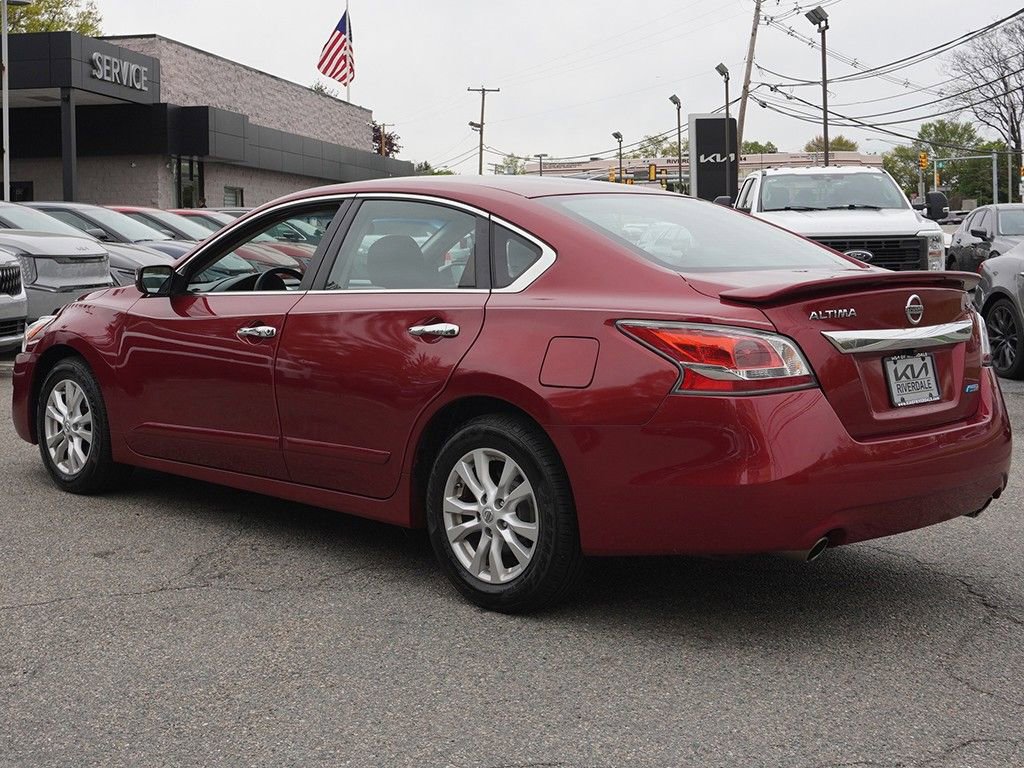 Used 2014 Nissan Altima 2.5 S w/ Sport Value Package FWD image 6