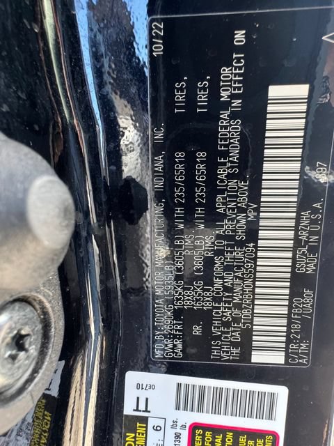 Used 2022 Toyota Highlander LE AWD/4WD image 44